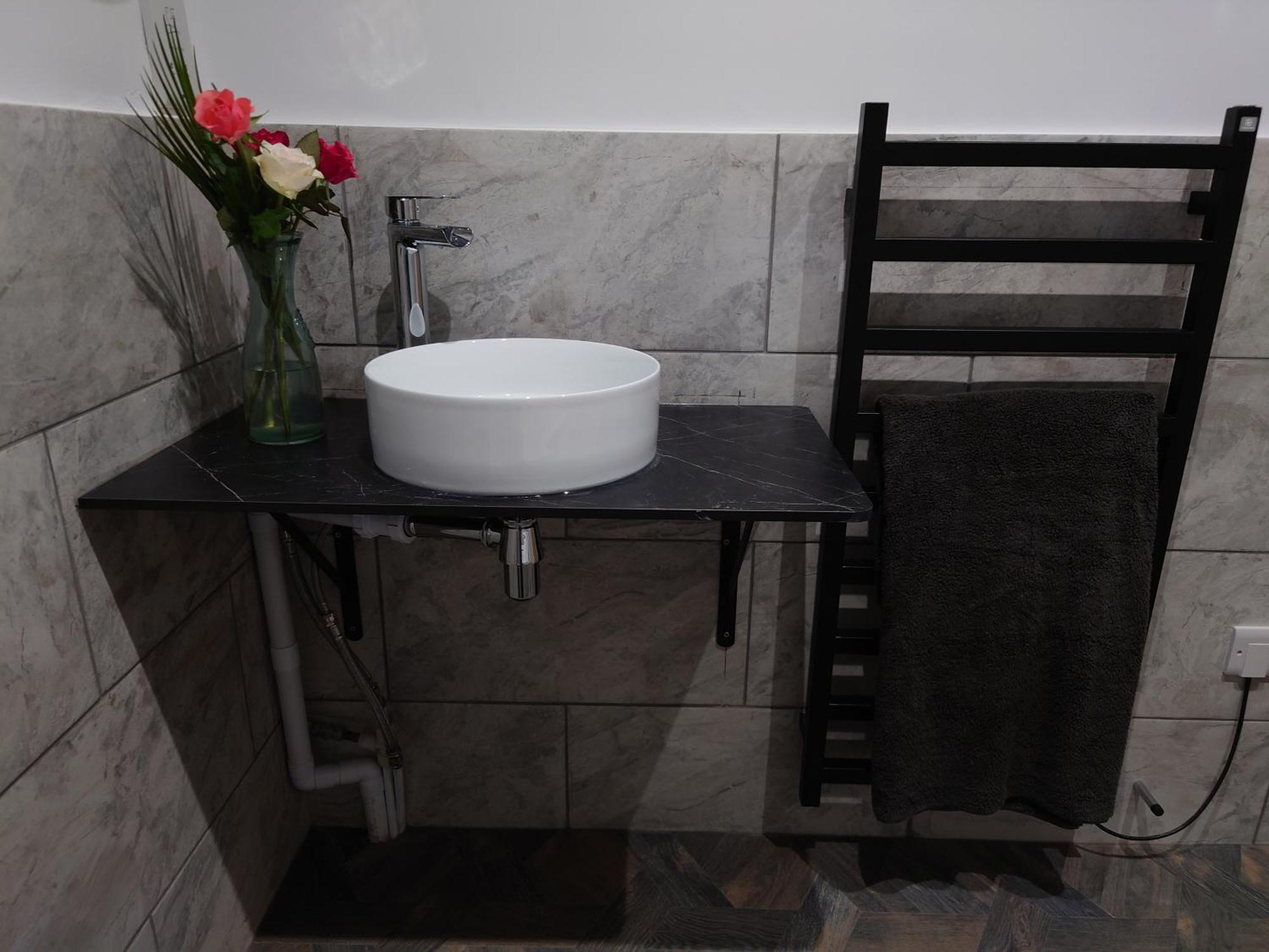 Newly Renovated 2-Bed Bungalow バース エクステリア 写真
